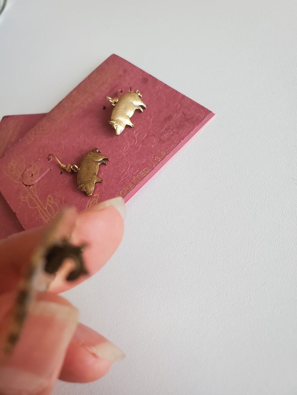 New Rosebud Pig Earrings And Brooch Set - Picture 7 of 10